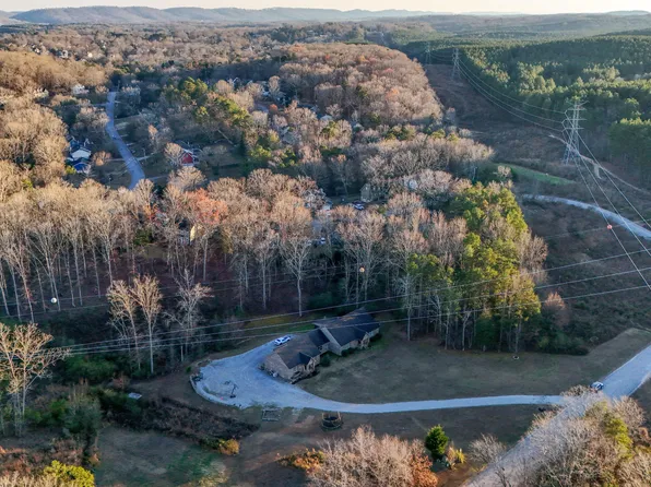 4110 Flagway Dr, Ooltewah, TN 37363