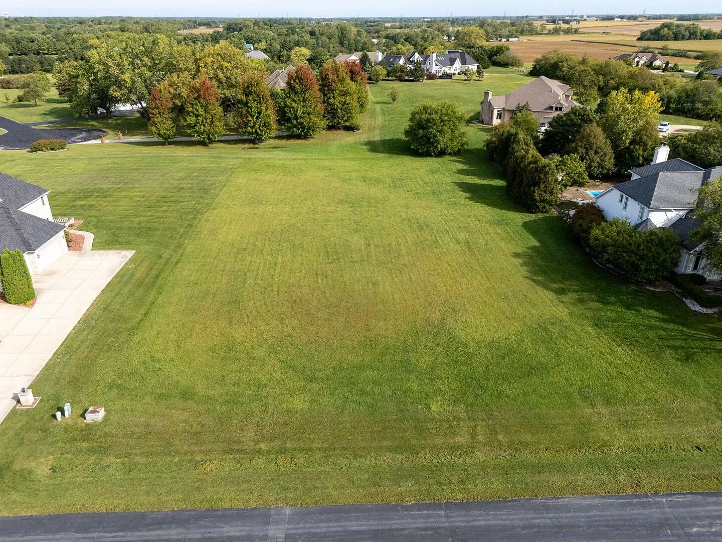 7030 W Gabreski Ln photo 1