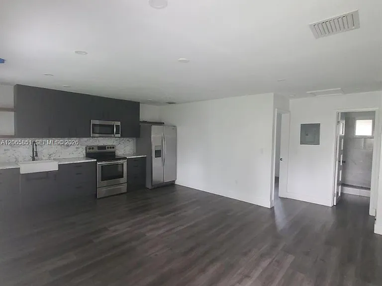 1864 NW 28th St #3 — Photo 12