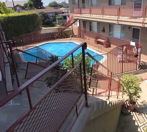 4th image of 2924 Juniper St APT 6