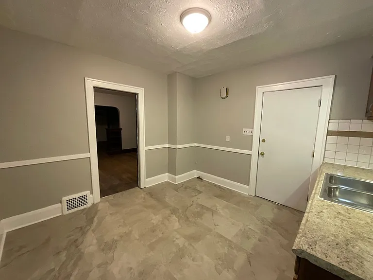 10012 Greenview Ave — Photo 16