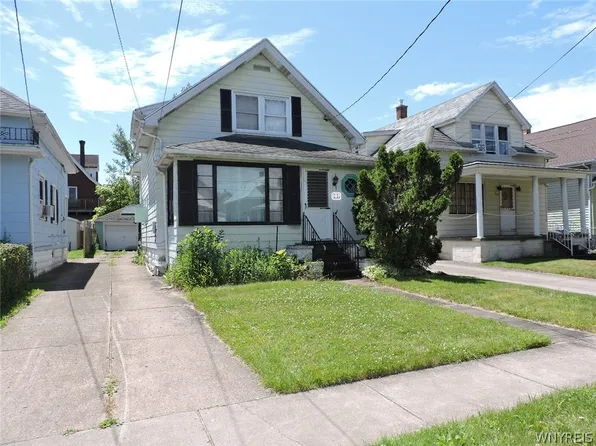 107 Regent St, Buffalo, NY 14206