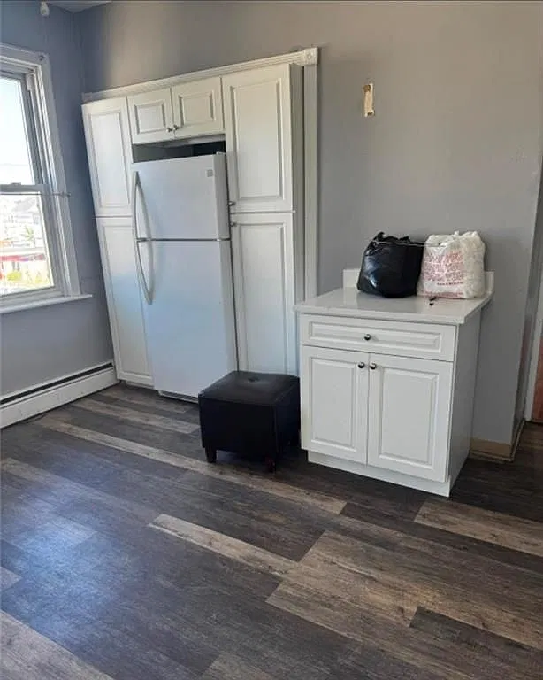 3 bed, 1.0 bath, 1311 sqft, $2,000 — Photo 3