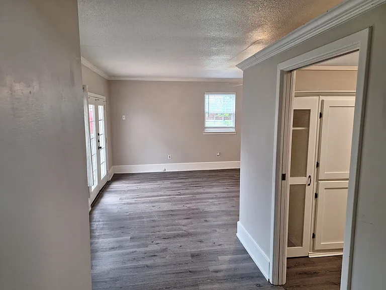 8430 Birchcroft Dr — Photo 12