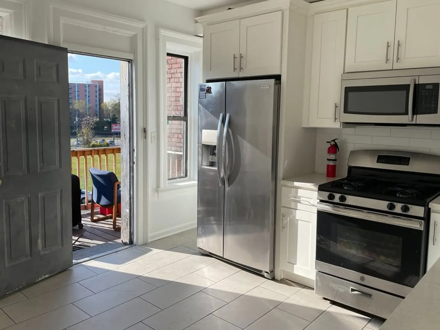 4 bed, $2,375 — Photo 2