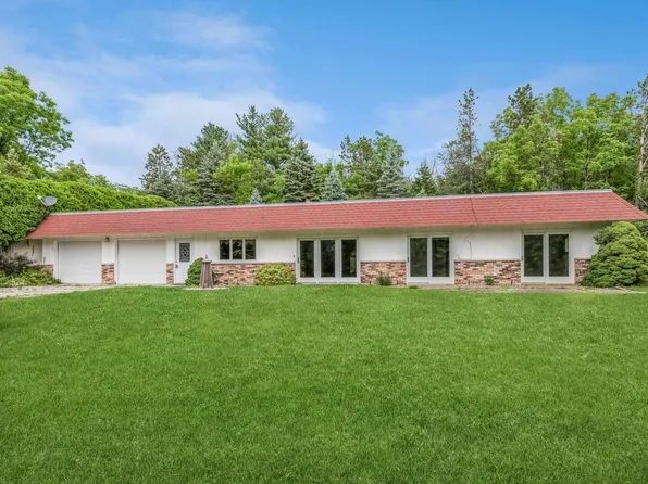 1591 351st Ave, Goose Lake, IA 52750