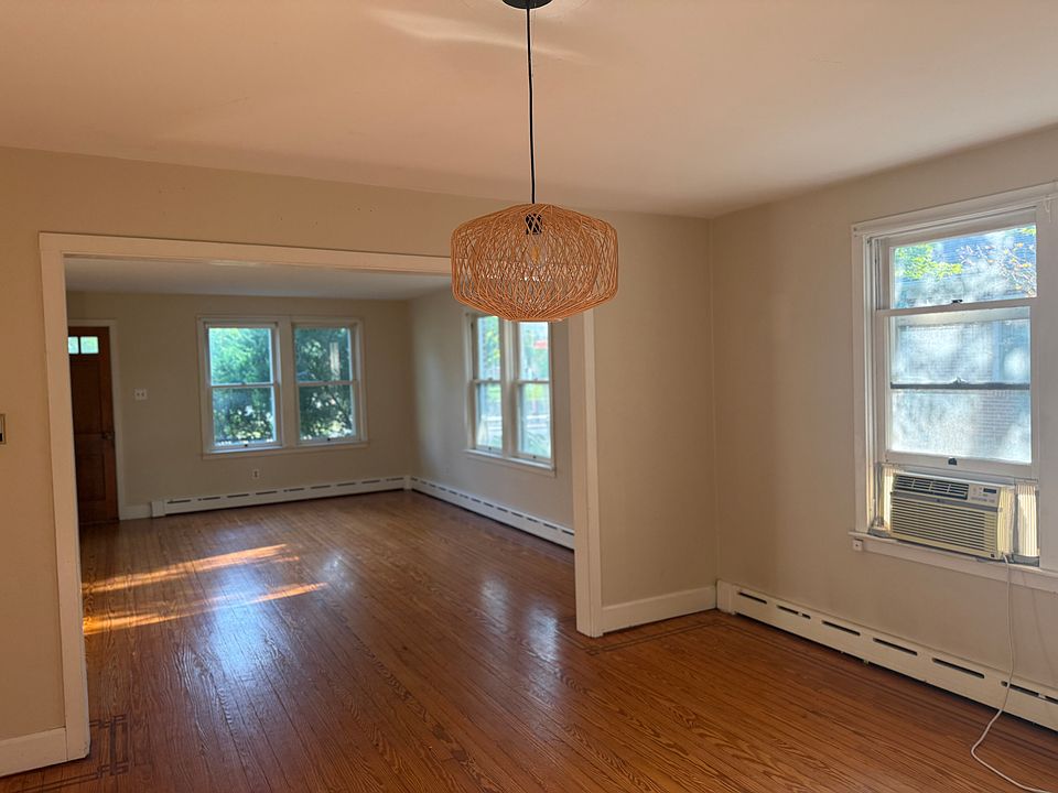 1st image of 126 W York St