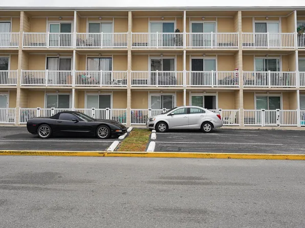 11 62nd St APT 214, Ocean City, MD 21842
