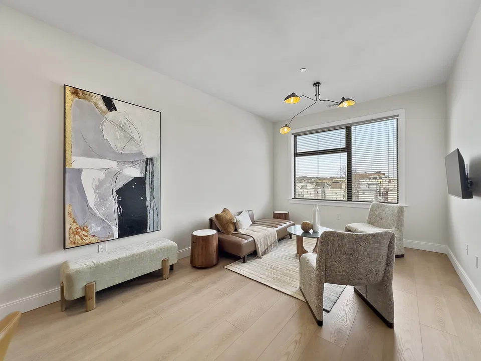125 Essex St #501