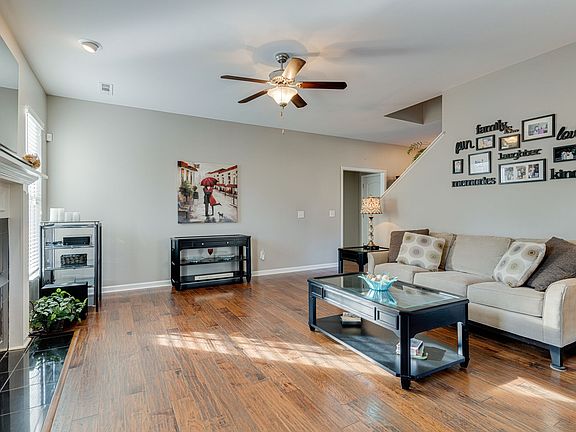 3rd image of 155 N Shadowhaven Way