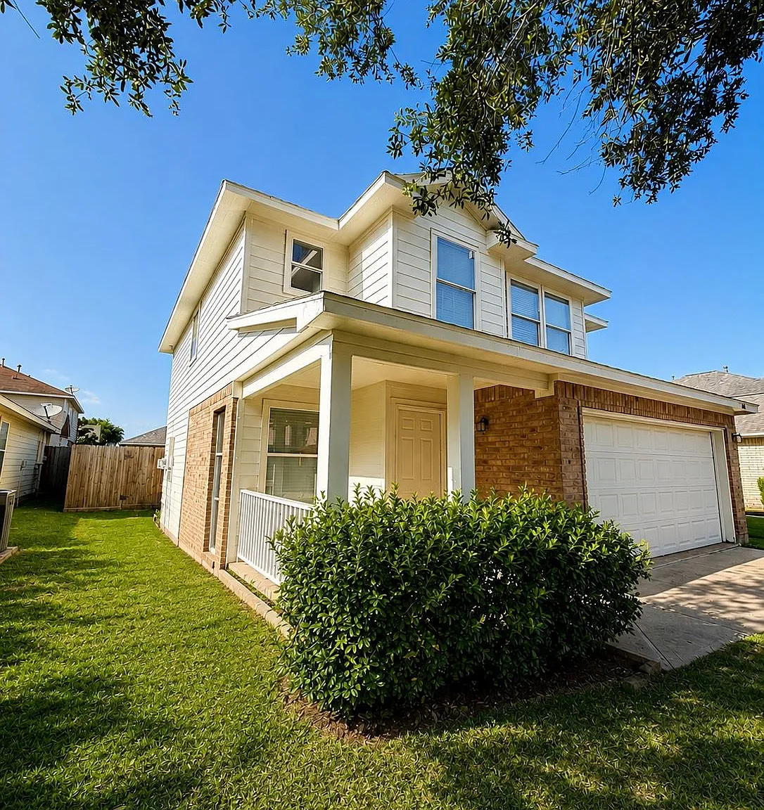 3 bed, 2.5 bath, 1688 sqft, $2,000 — Photo 1