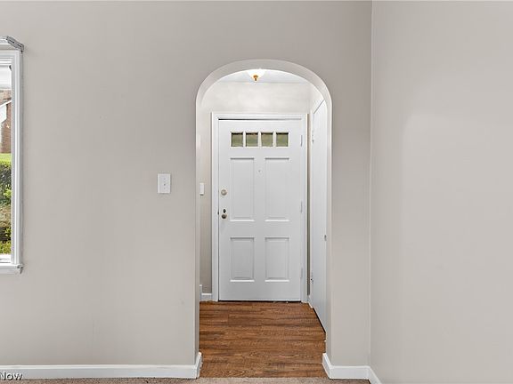 3rd image of 1210 Virginia St