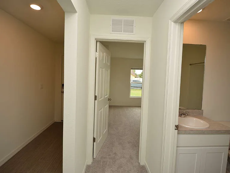 38 Baltimore Ln — Photo 9