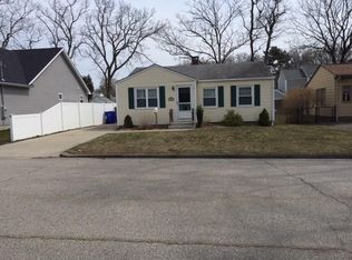 128 Hyde Ave, Pawtucket, RI 02861