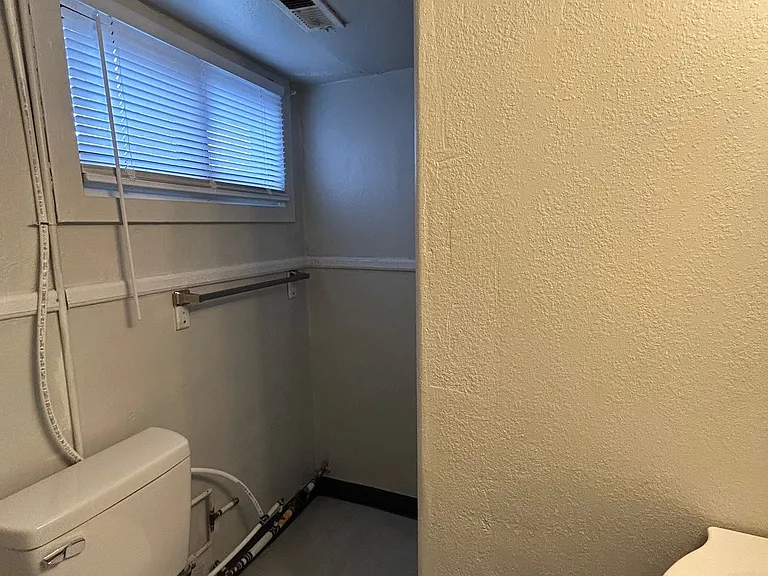 Apartments available in a highly desirable University District location! — Photo 36