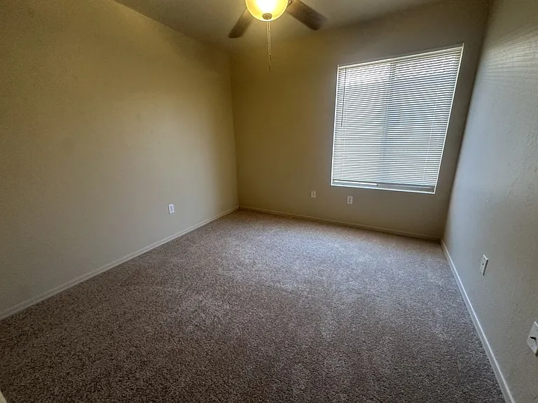 339 N Ocean Dr — Photo 24