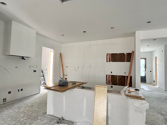 4th image of 815 Bellerive Blvd
