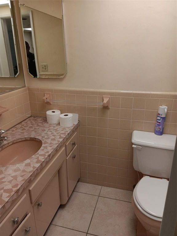 1110 N Riverside Drive #26, photo 6