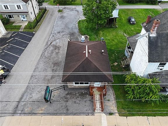 4th image of 710 W Main St