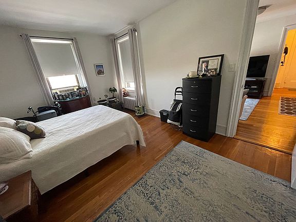 4th image of 32-15 35th St #E3