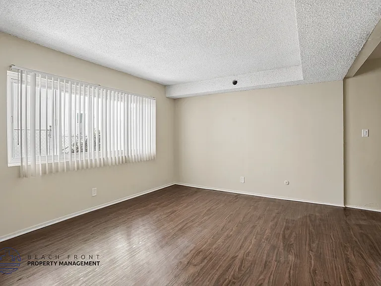 10305 Buford Ave. — Photo 17