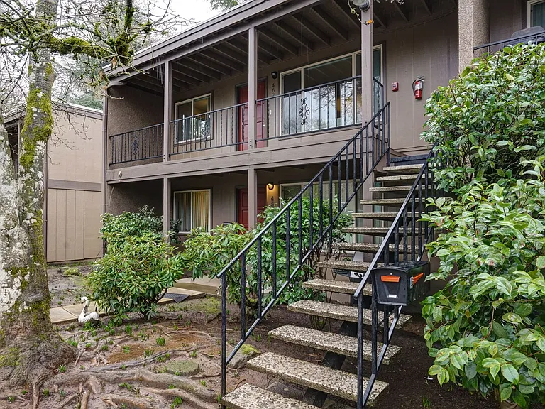 Upland Terrace — Photo 70