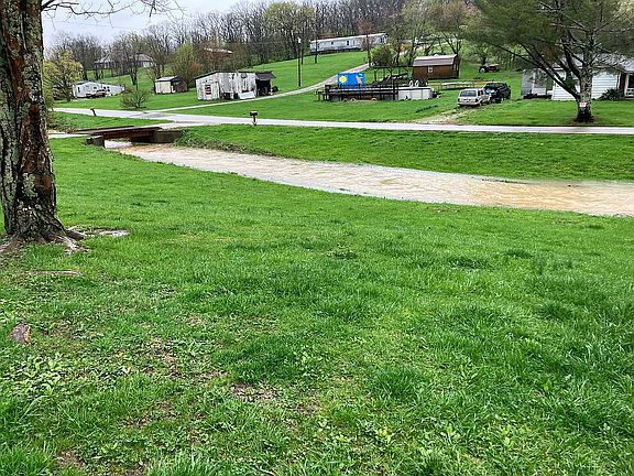 3rd image of 1135 Anderson Rd