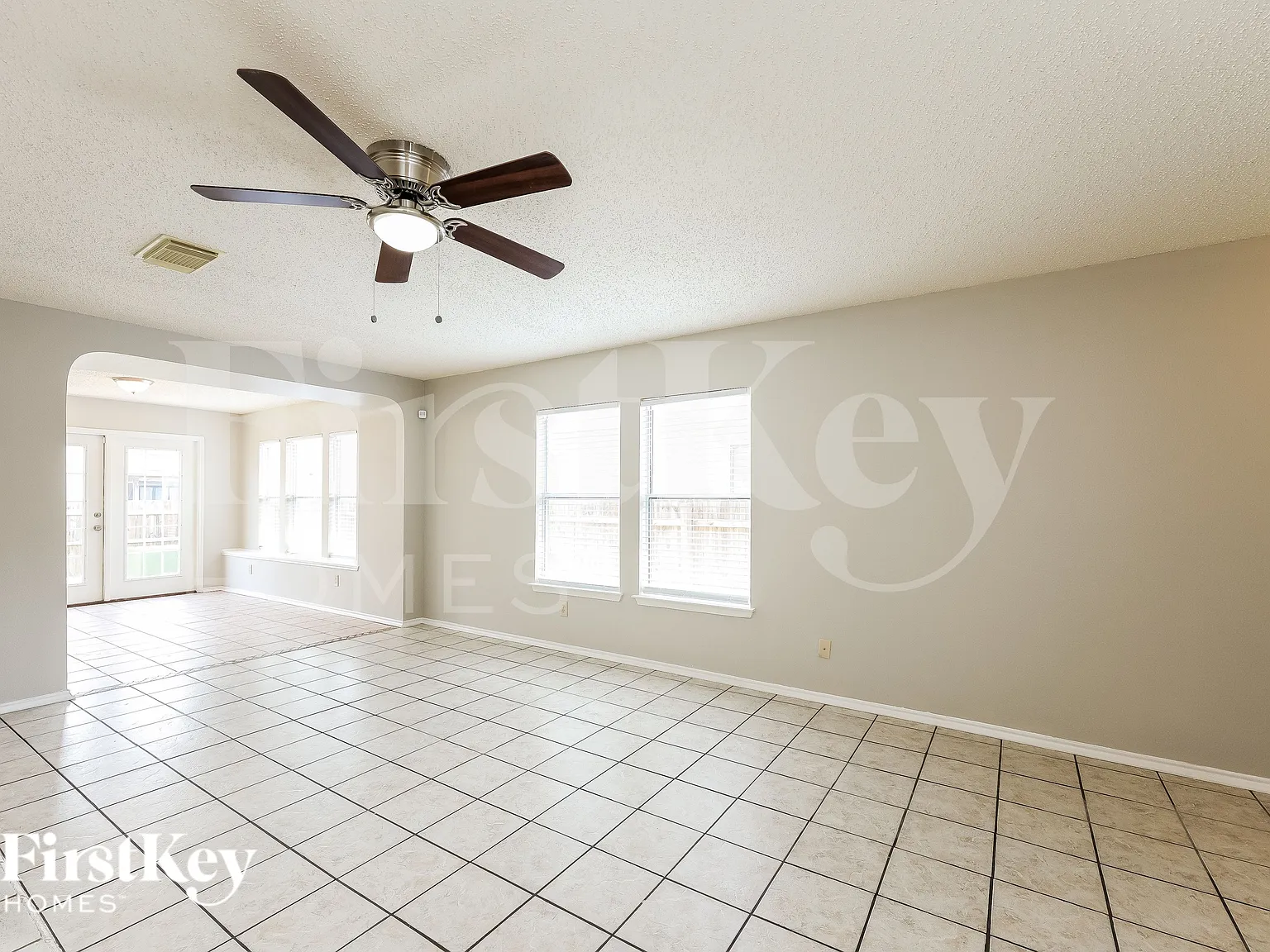 3 bed, 2.0 bath, 1398 sqft, $1,440 — Photo 4