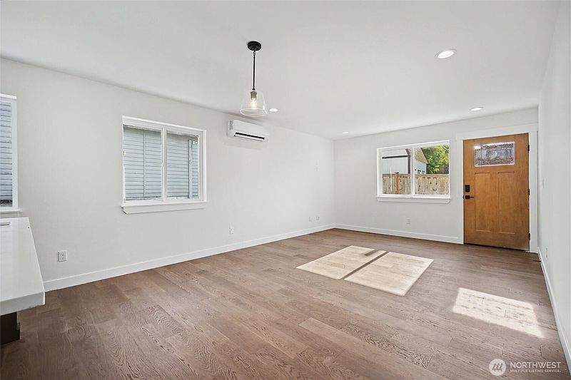 2nd image of 5610 Rockefeller Avenue #2