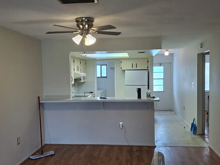 3755 S Hopkins Ave #5-C — Photo 1