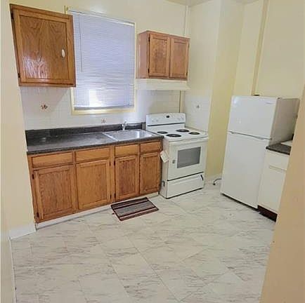 2nd image of 2141 Nereid Ave