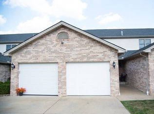 3876 Indian Run Dr APT 3, Canfield, OH 44406