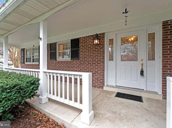 5201 Grinnell St, Fairfax, VA 22032