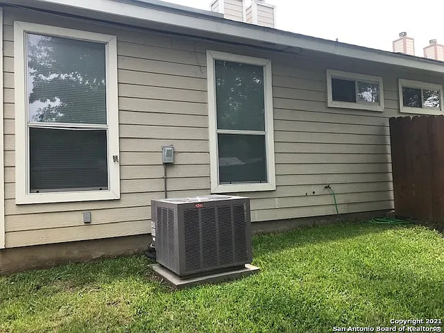 7043 Tourant Rd — Photo 10