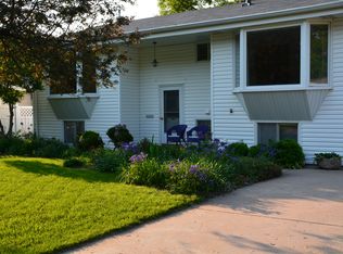 2123 N Upland Crst, Columbia Heights, MN 55421