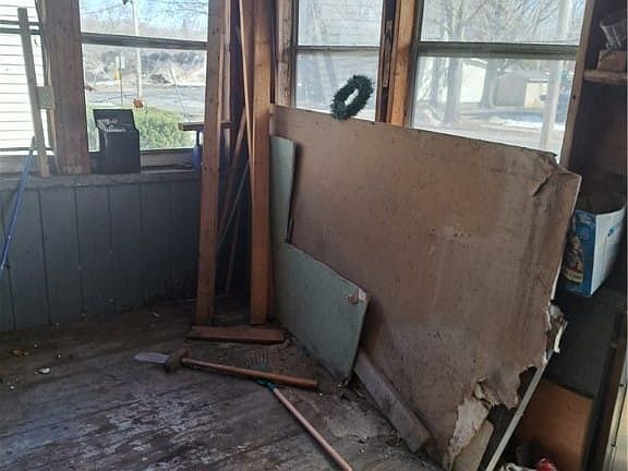 2nd image of 6 Grove St