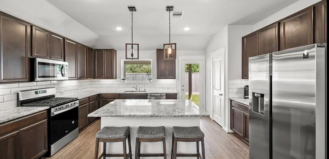 3 bed, 2.5 bath, 2128 sqft, $2,800 — Photo 4