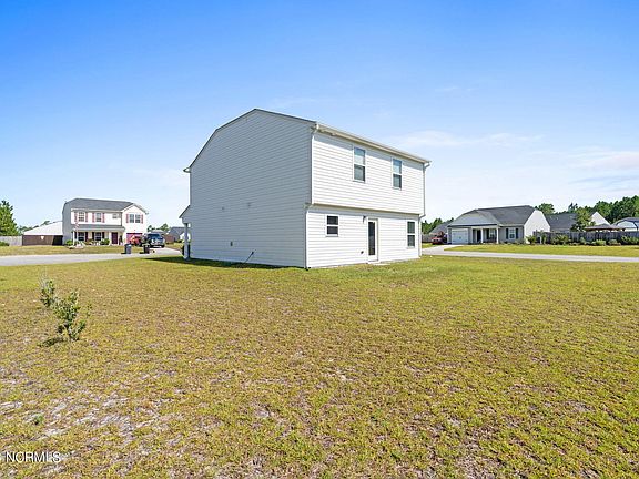 3rd image of 512 S Charleston Drive