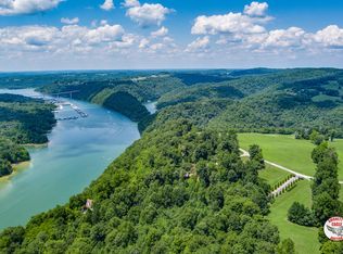 32 Amonett Cir, Byrdstown, TN 38549