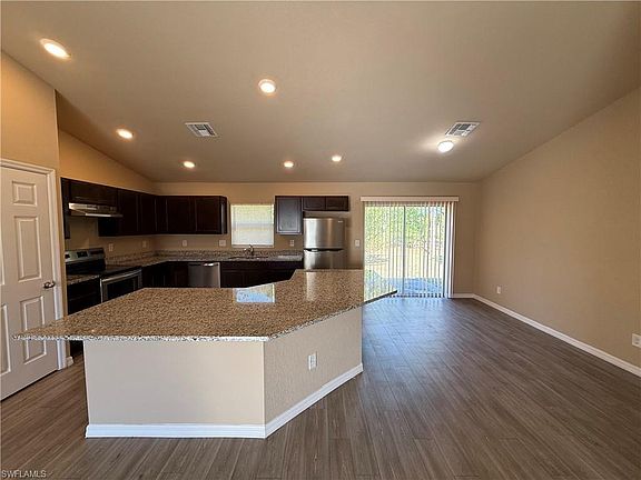 4th image of 6129 Laurelwood Dr