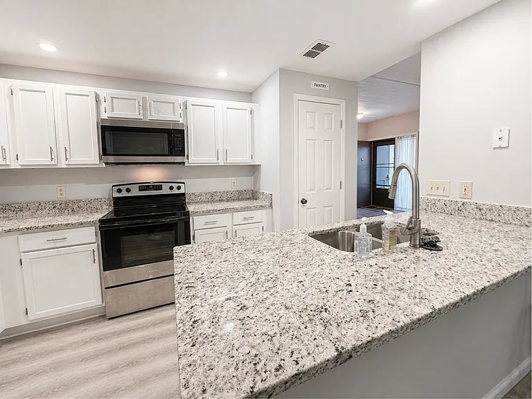 13 Navarra Ct #1 — Photo 2