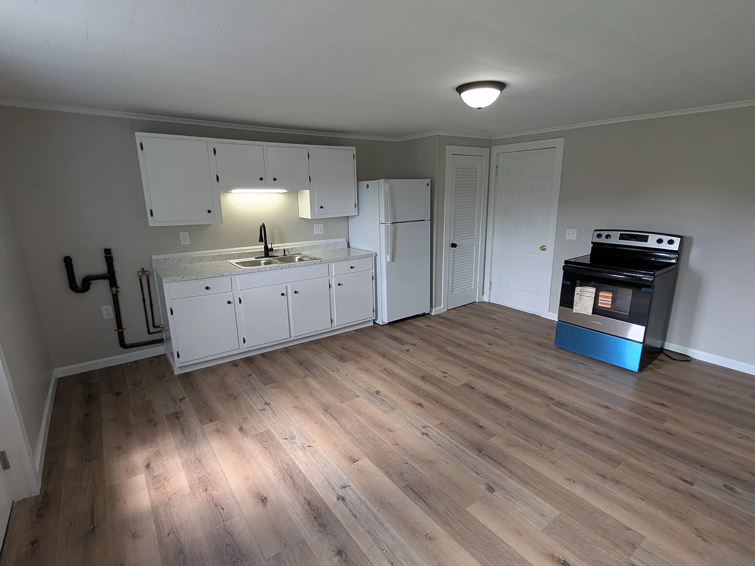 2 bed, 800 sqft, $1,600 — Photo 3