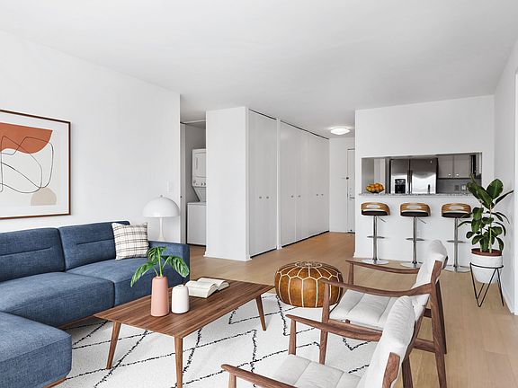3rd image of 240 E 86th St APT 10O