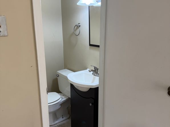 133 Fernbanks Ct, Athens, GA 30605