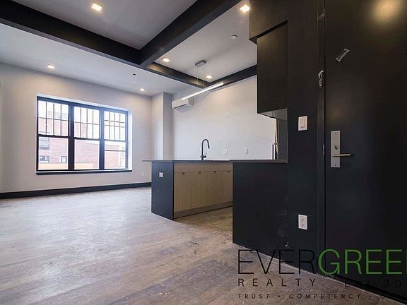5th image of 370 Throop Ave #2R