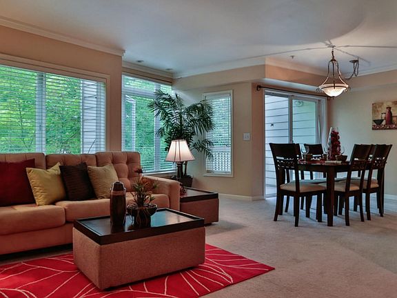 3rd image of 210 10th St APT 3