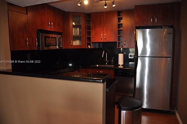 1st image of 8290 Lake Dr APT 518