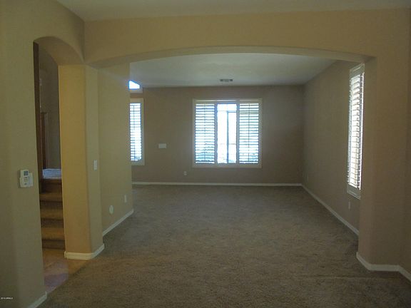 5th image of 201 W Birchwood Pl