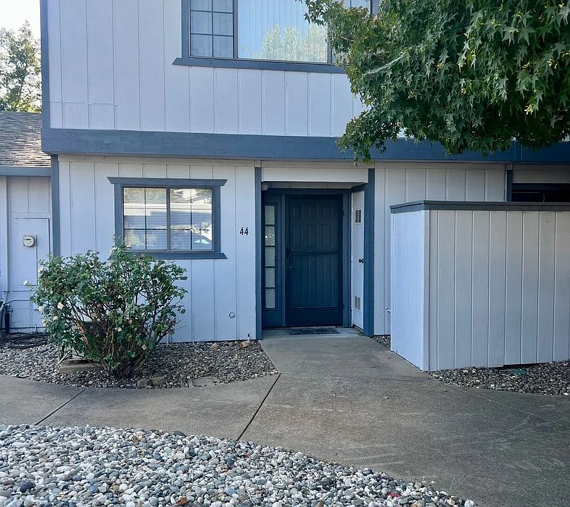 44 Westview Dr