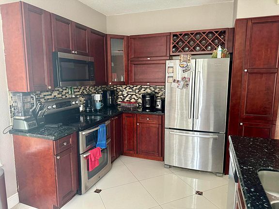 3rd image of 4394 Lake Lucerne Circle